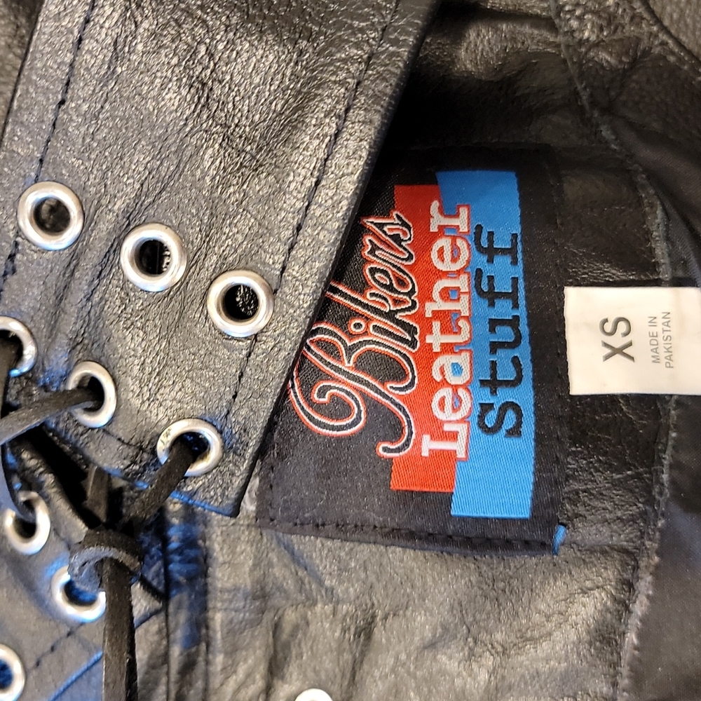 Bikers Black Leather Bikers Vest & Chaps - Picture 5 of 10